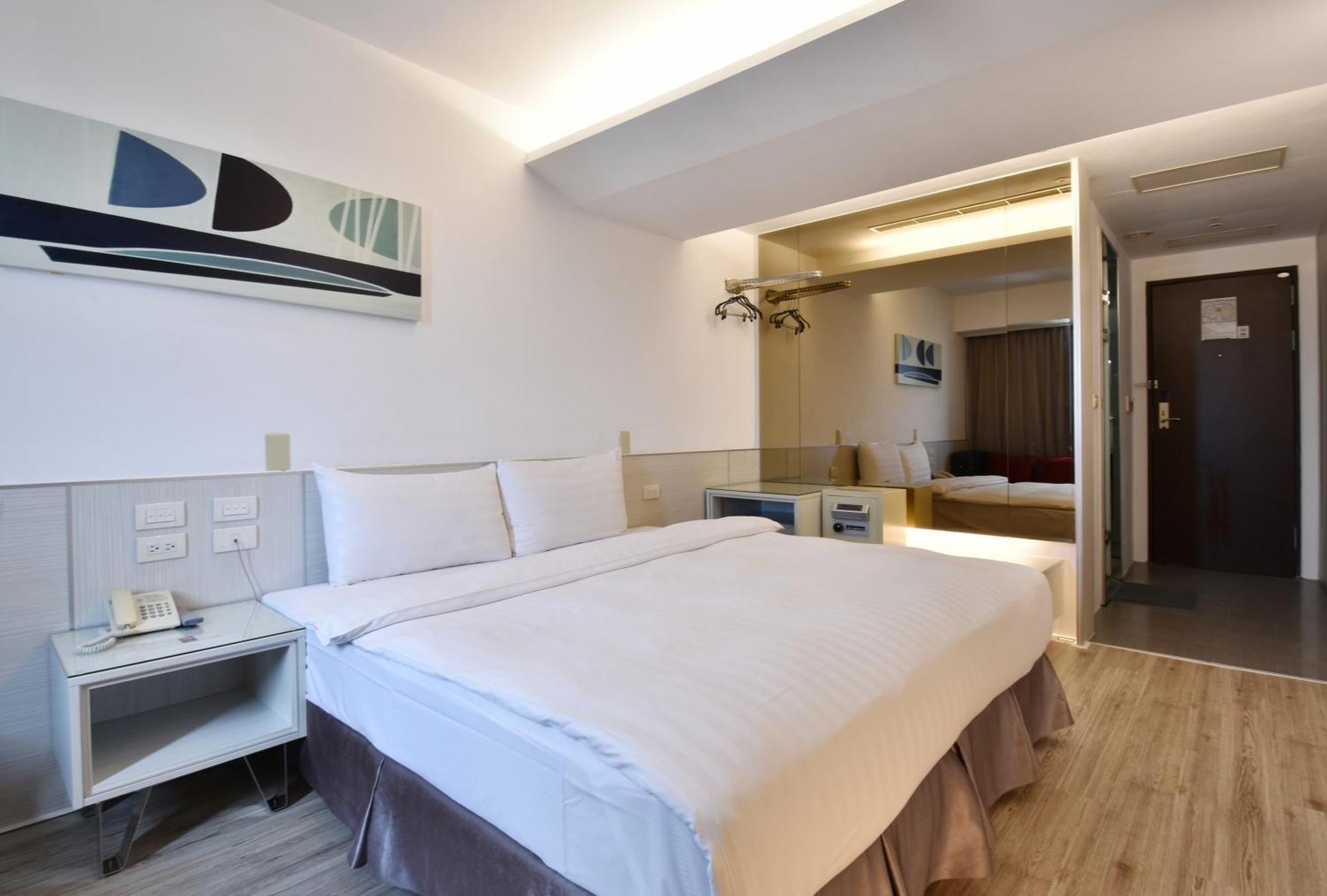 HOTEL HI - Xinmin Chiayi Exterior foto