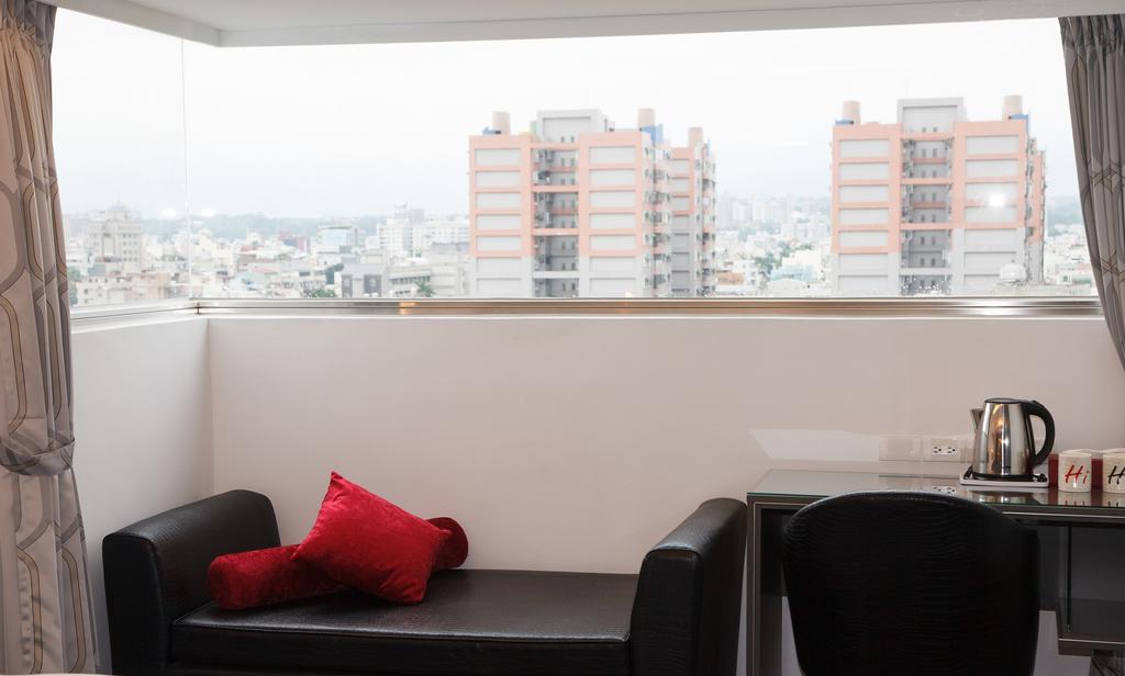HOTEL HI - Xinmin Chiayi Exterior foto