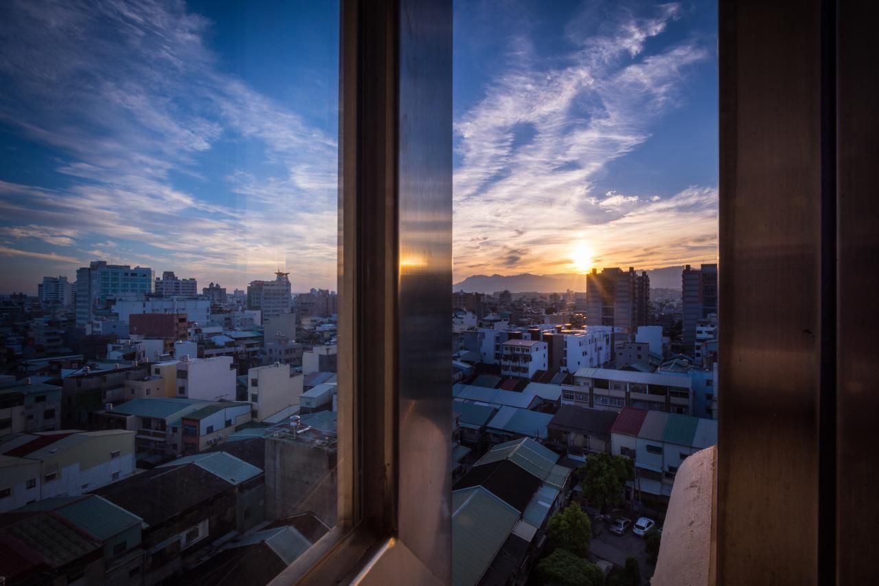HOTEL HI - Xinmin Chiayi Exterior foto